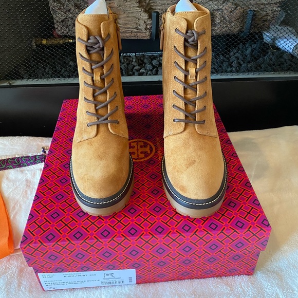 🎉HOST PICK🎉*NWT* TORY BURCH MILLER SUEDE BOOTIES - Picture 2 of 7